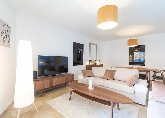 Апартаменти Large Del Mar Марбелья