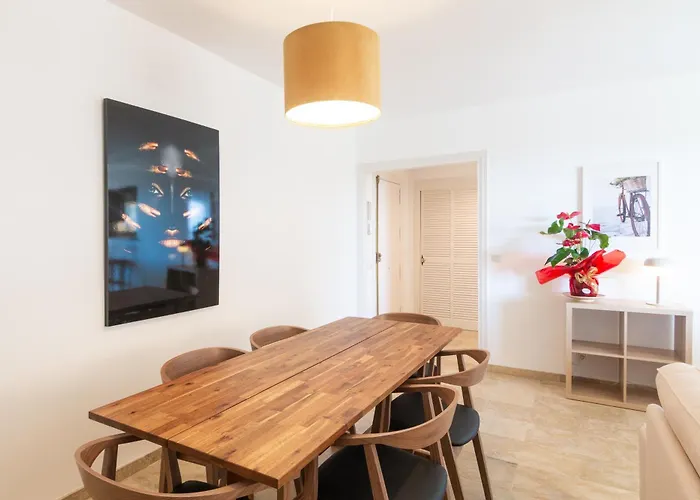 Large Del Mar Апартаменти *