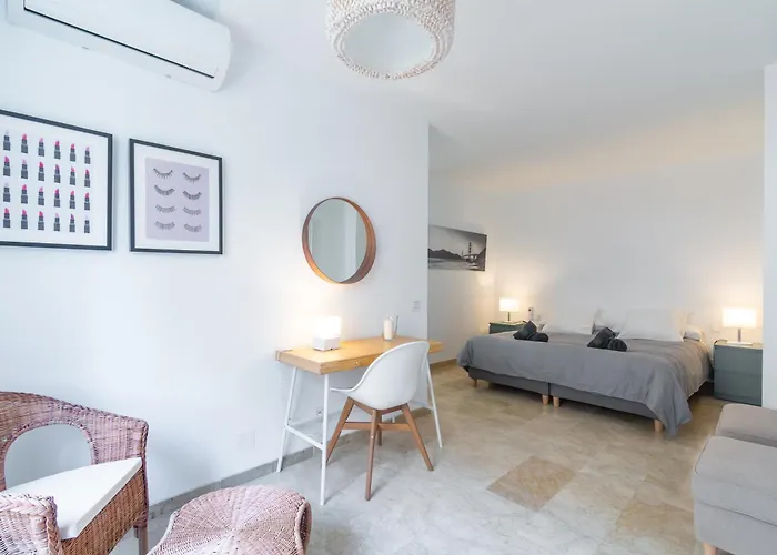 Апартаменти Large Del Mar *