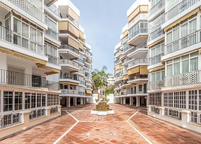 Large Del Mar Апартаменти Марбелья